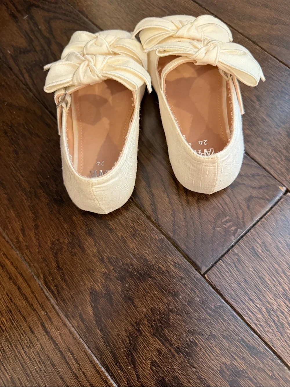 Zara Girls Cream white Bow Mary Jane Flats size 24